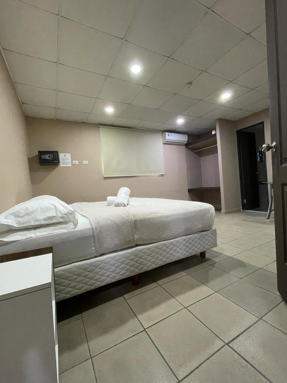 Hostal El Prado Panama City Eksteriør billede